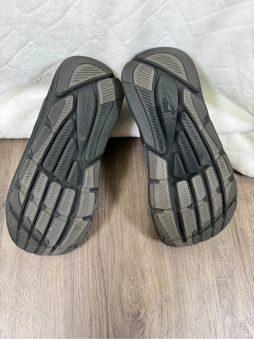 Altra Women's Black Olympus Road Running Shoes - Size 8.5